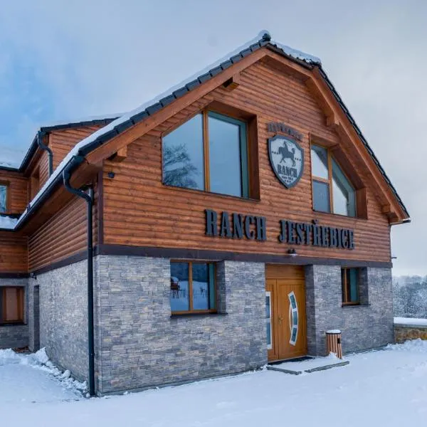 Ranch Jestřebice，位于Heřmaničky的酒店