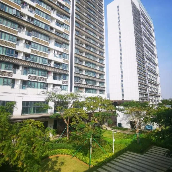 Royal Executive Apartment, Shenzhen World Exhibition & Convention Center, Nearby Shenzhen World North Metro St ation，位于宝安的酒店