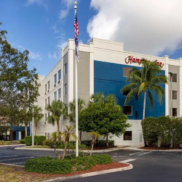 西棕榈滩中央机场汉普顿酒店，位于Greenacres City的酒店