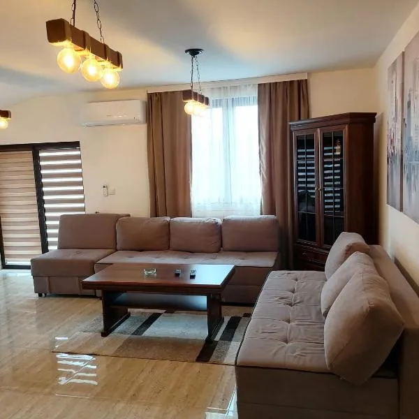 Apartman Ika 9N，位于克拉列沃的酒店