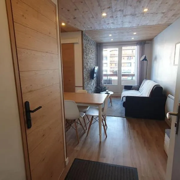 Appartement 5 p. PIED DE PISTE.，位于蒙塔尔贝特的酒店