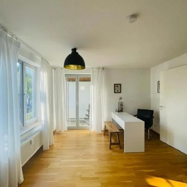 Fly Inn Apartment Berlin，位于舍讷费尔德的酒店