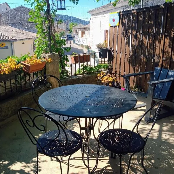 Gîte Chez Dado & Denis Saint Martin d'Ardèche，位于圣马丁阿尔代什的酒店