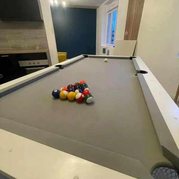 Le loft du centre ville billard & baby-foot au porte de Mâcon，位于查内勒斯梅肯的酒店