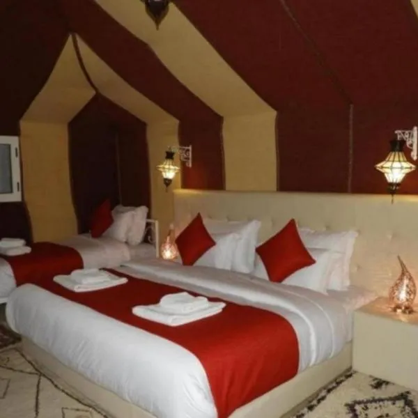 Fantastic Desert Luxury Camp，位于梅尔祖卡的酒店