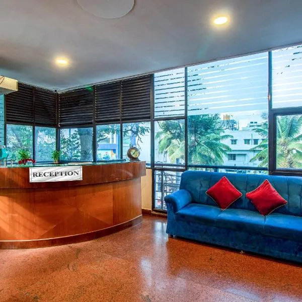 Hotel Royal Classio, Bangalore，位于班加罗尔的酒店