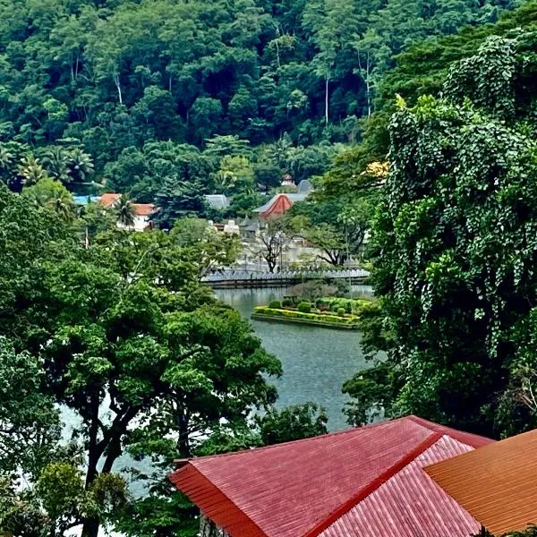 Sesatha lake Kandy，位于Kiribatkumbura的酒店