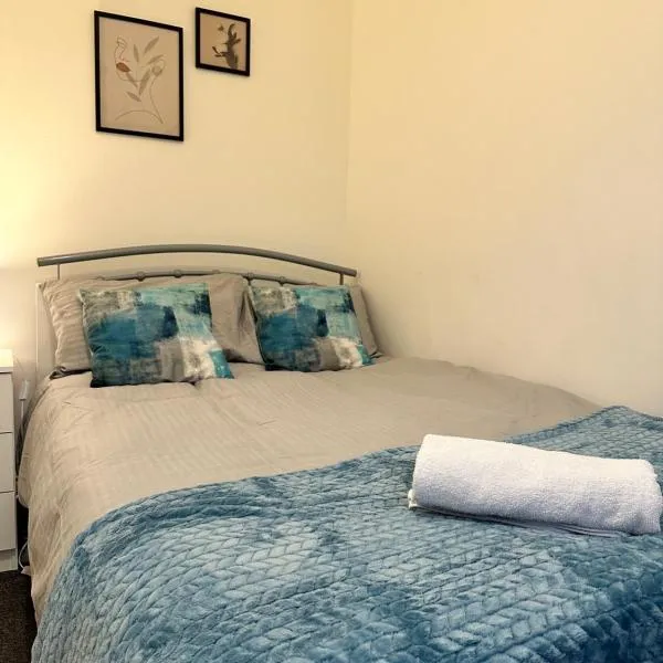 Lovely Town house Room 1，位于Parkside的酒店