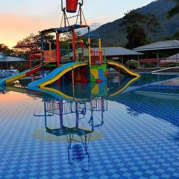 Mifan Resort And Waterpark，位于Padangpanjang的酒店