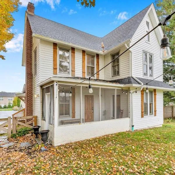 Underground Railroad 3 Bedroom Farmhouse，位于肯尼特斯奎尔的酒店