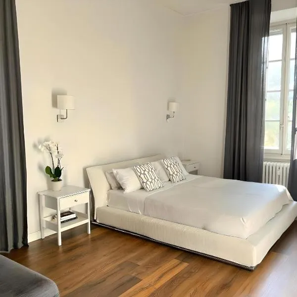 Santa Rosa Florence Apartments 3 Bedrooms - Private Parking，位于佛罗伦萨的酒店