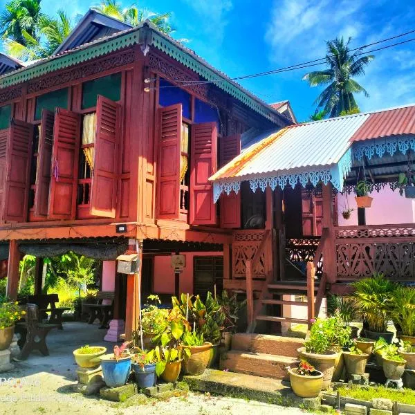 Homestay Teratak Kayu kota Aur，位于甲抛峇底的酒店