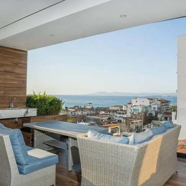 Luxury Condo D Residense，位于巴亚尔塔港的酒店