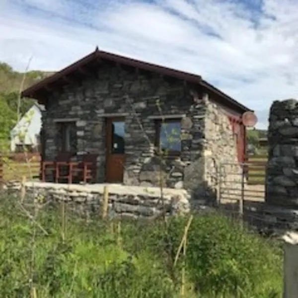 Ardchiavaig Cabin，位于Uisken的酒店