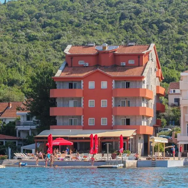 Apart hotel Samardzic，位于蒂瓦特的酒店