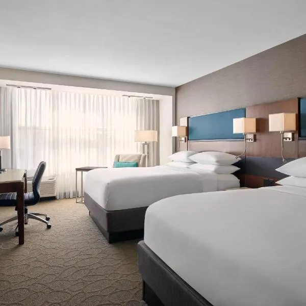 Delta Hotels by Marriott Milwaukee Northwest，位于Mequon的酒店