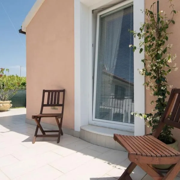 2-bedroom Istrian house with terrace，位于Gračišče的酒店