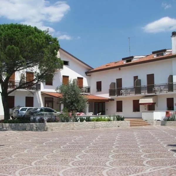Hotel Alla Dolina，位于Villaggio del Pescatore的酒店