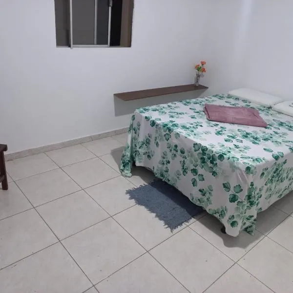 Casa para até 8 pessoas em Garanhuns，位于加拉尼温斯的酒店