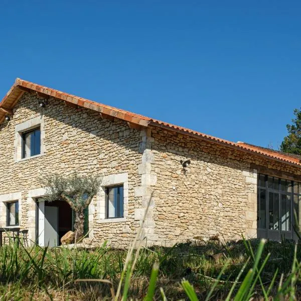 Ferme de standing en pleine nature，位于La Chapelle-Faucher的酒店