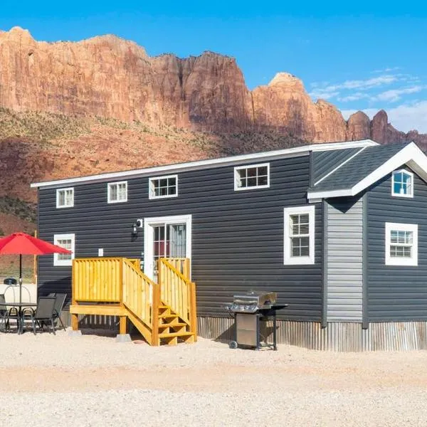 Redrock Moab Tiny House w/ Loft - Site 2，位于摩押的酒店