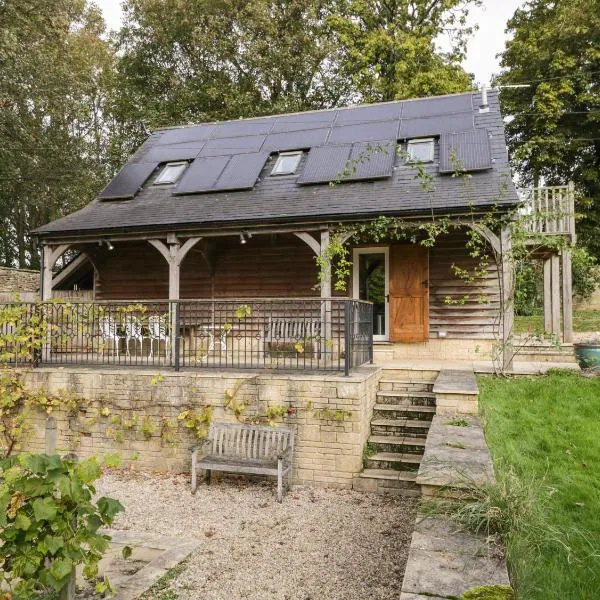 The Barn at Westhall Cottage，位于伯福德的酒店