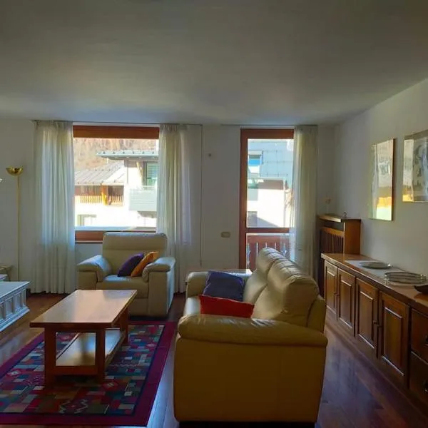 Spazioso appartamento Nico，位于迪马罗的酒店