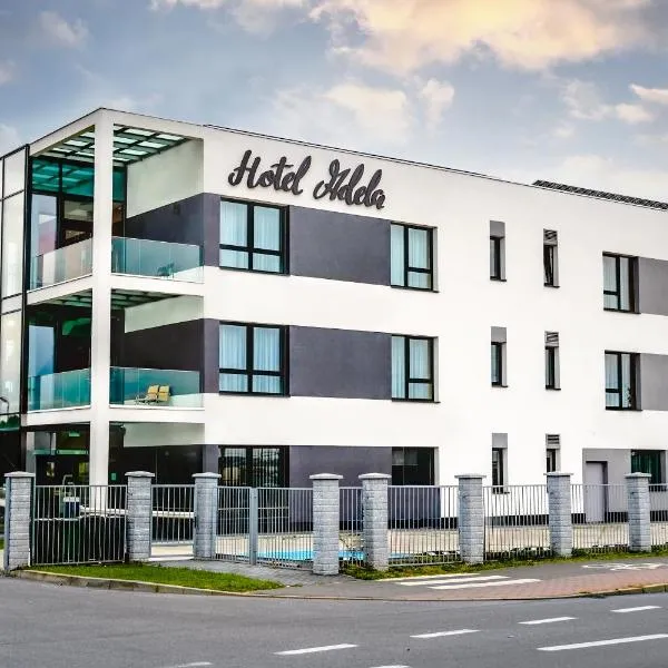 Hotel Adela，位于Partynia的酒店