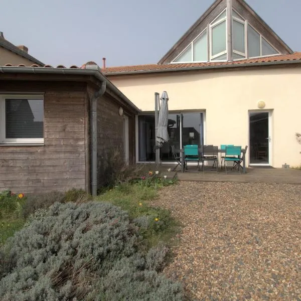 Gîte charmant avec jardin au cœur du vignoble du Layon, proche Saumur, 9 couchages, vélos inclus - FR-1-622-19，位于Aubigné的酒店