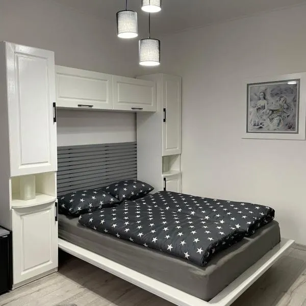 M&M apartments，位于蒂瓦特的酒店