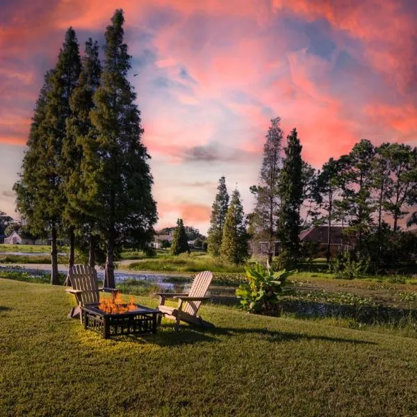 Brandon Central Location 4BR Lake Oasis，位于布兰登的酒店