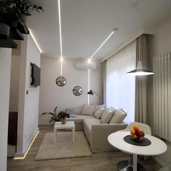 Modern stúdió a Belváros közepén parkolóval- Kata stúdióapartman，位于杰尔的酒店