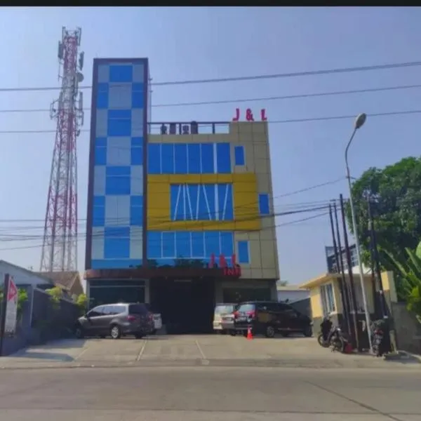 J&L Inn Semarang，位于三宝垄的酒店