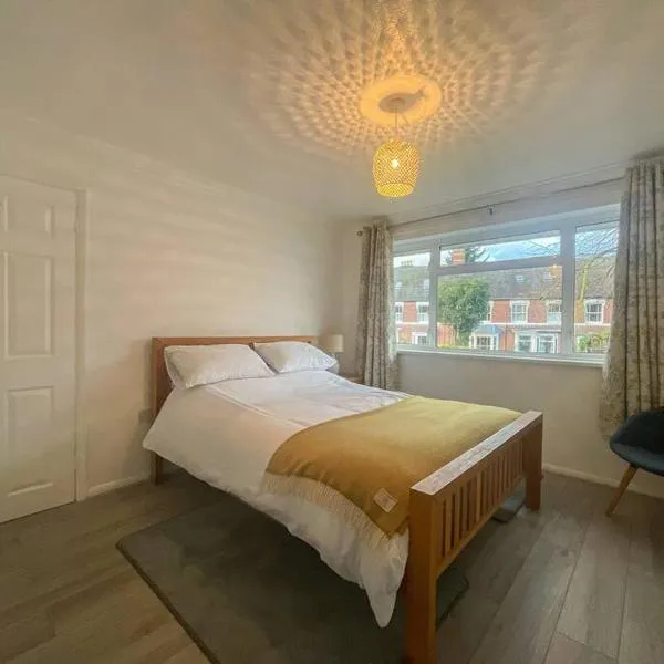 A modern one bed 1st floor apartment, Lichfield，位于利奇菲尔德的酒店