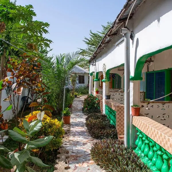 Happy Corner Lodge Janjangbureh，位于Georgetown的酒店