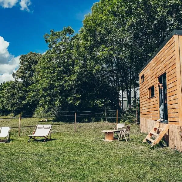 Tiny House Centre équestre - 35 mins de Paris，位于Ronquerolles的酒店