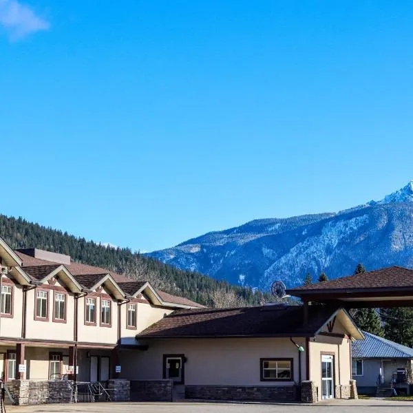 Northwinds Hotel Revelstoke，位于雷夫尔斯托克的酒店