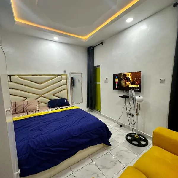 Exotic Single room studio apartment in Ilasan lekki by magnanimous，位于莱基的酒店