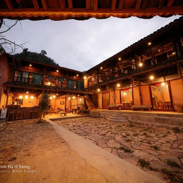 Dinh Đá H'Mông - Karsterly Rock Lodge，位于Pho Bang的酒店