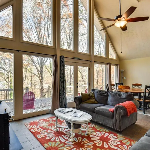 Buckhead Home w/ On-Site Lake Oconee Access!，位于Eatonton 的酒店