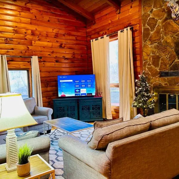 Cozy cabin close to Virginia Tech and Radford University，位于Haven Heights的酒店