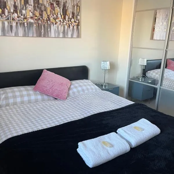 Cosy two bedrooms flat suitable for a short trip，位于Rowlands Castle的酒店