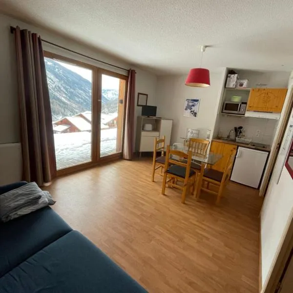 Studio avec coin montagne 4 personnes Orelle 3 Vallées - Spa & Piscine - Apt 004，位于奥雷勒的酒店