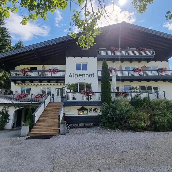 Boutique Hotel Alpenhof，位于滕嫩山麓圣马丁的酒店