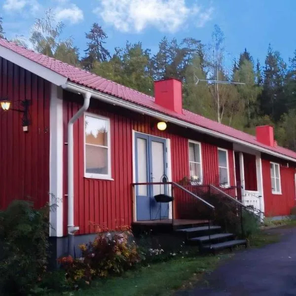 Klaraborg - Rum och kök i Borgvik，位于Rolfsbol的酒店