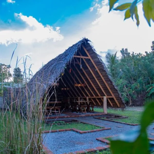 Dinna Nature Hostel，位于锡吉里亚的酒店