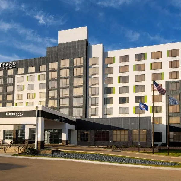 Courtyard by Marriott Edina Bloomington，位于Savage的酒店