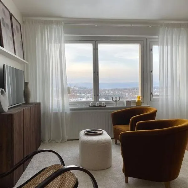 Top floor apt with stunning view，位于Söderby的酒店