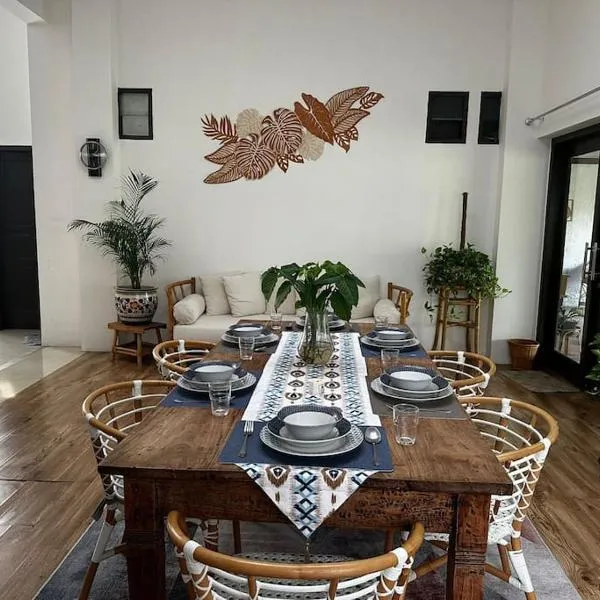 Roemah Uli Cirebon，位于井里汶的酒店