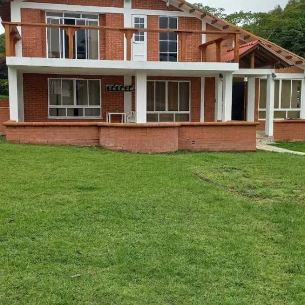Santa Rosa de cabal Finca villa Blanca，位于Termales的酒店